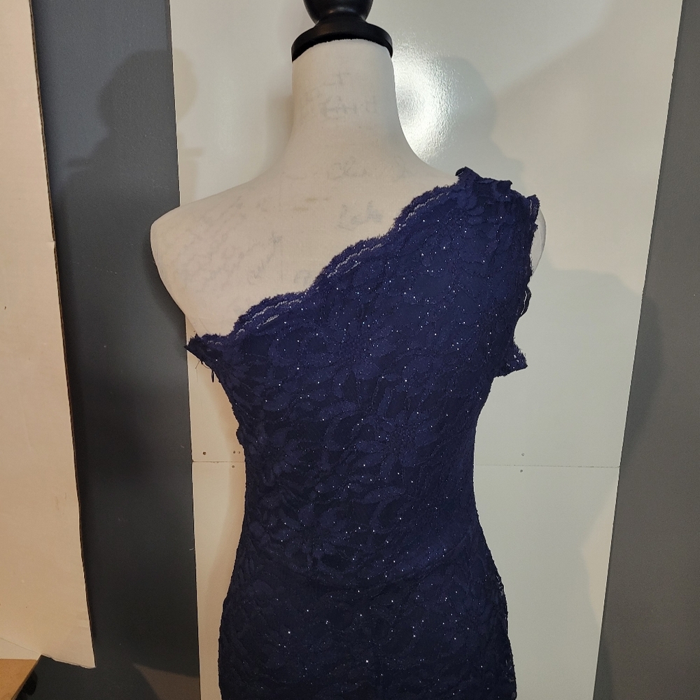 Roz & Ali Navy Blue One Shoulder Lace Dress Size 6 - Picture 7 of 11